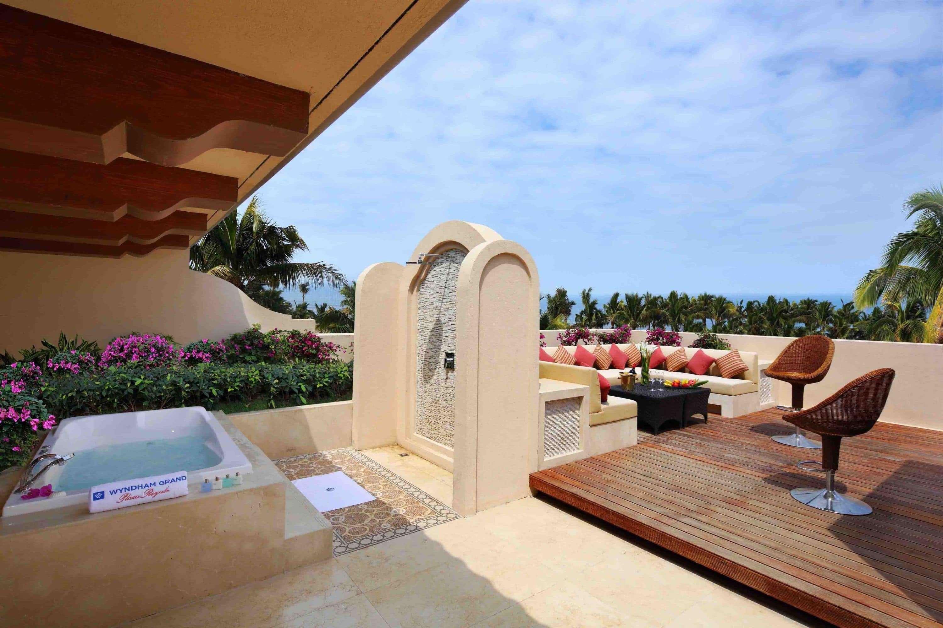 Wyndham Grand Plaza Royale Hainan Longmu Bay Ledong Exterior photo